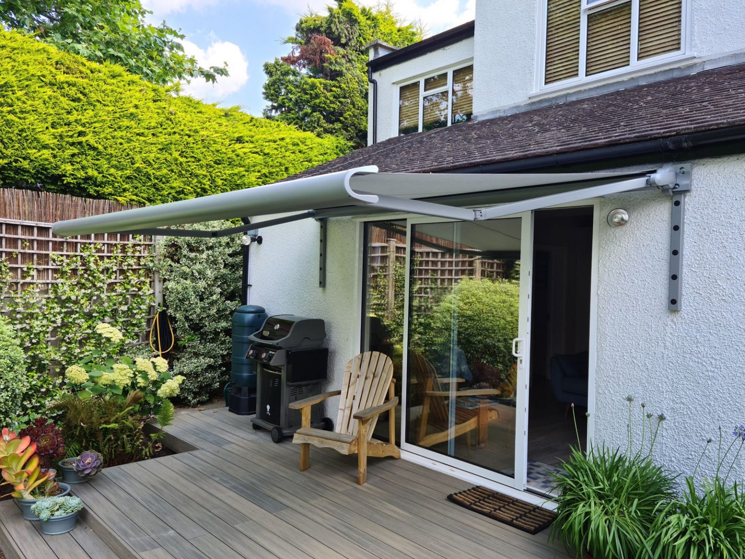 Patio Awnings UK - Free No Obligation Survey | Roché Awnings